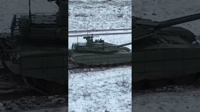танкисты мчатся на новом т-90м