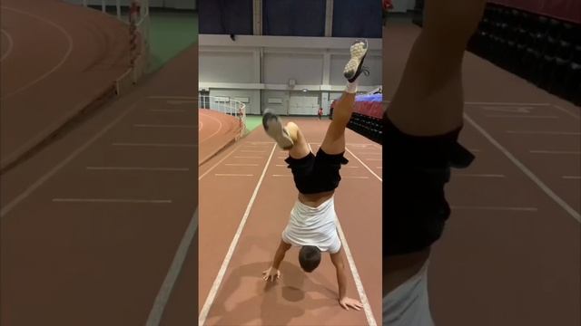 ходьба на руках