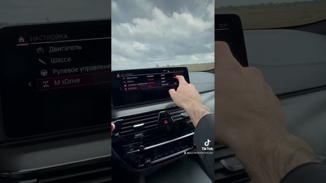 Асхаб Тамаев раздает угла