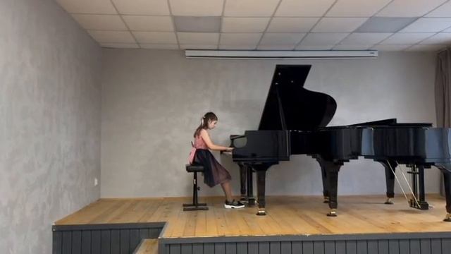 Голубенко Василиса. И.С. Бах "Двухголосная инвенция" ми мажор.mp4