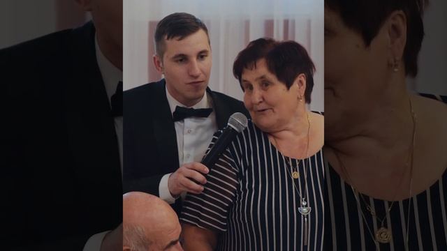 Ведущий Владимир Сапфиров