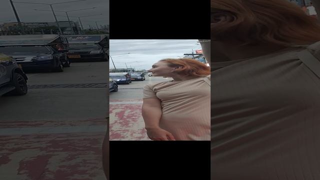 Сонгтео на набережной в Паттайе