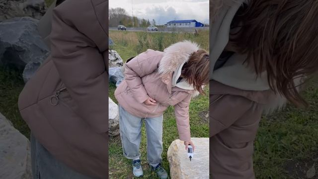 Замеряем уровень радиации камней в ландшафтном дизайне #ландшафтныйдизайн