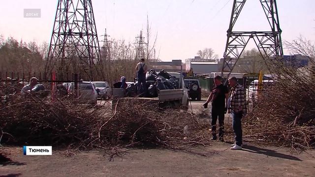 Ветераны и работники тюменского Управления МВД возложили цветы к мемориалу памяти