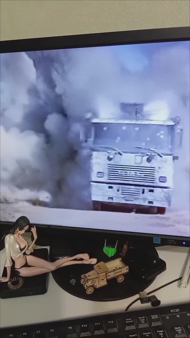 Пробомбу замедленного действия