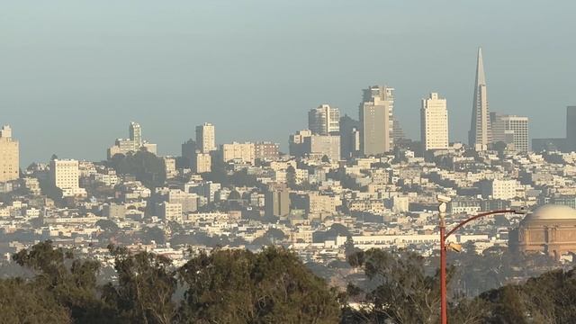 Мост «Золотые Ворота» («Golden Gate») в Сан-Франциско с видом на тюрьму «Алькатрас».