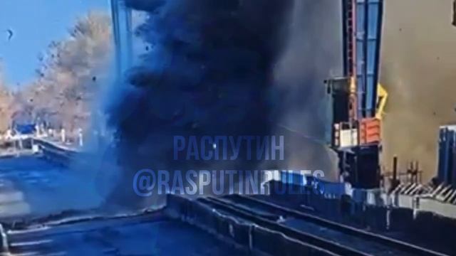 Момент прилета крылатой ракеты по ГЭС в Кременчуге 17.11.2024г