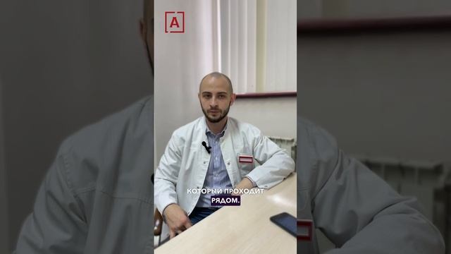 Сдавливание и боли в области запястья.