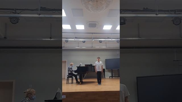 Михайлов Александр
Русская народная песня "Над полями да над чистыми"