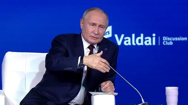 «Ерунда какая то!» Владимир Путин опроверг желание России отказаться от доллара (1)