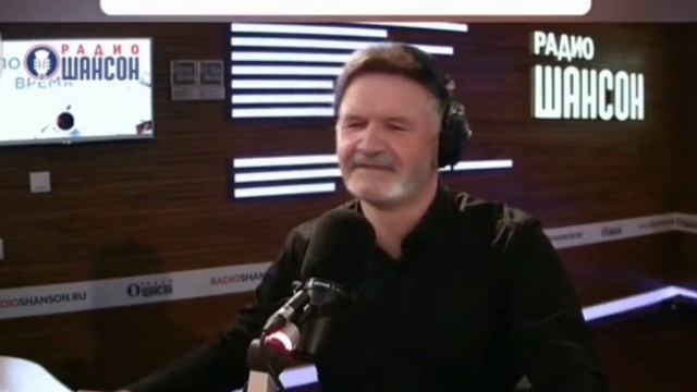 Замена лица в видео при помощи нейросетей. Здесь использовал свое лицо
