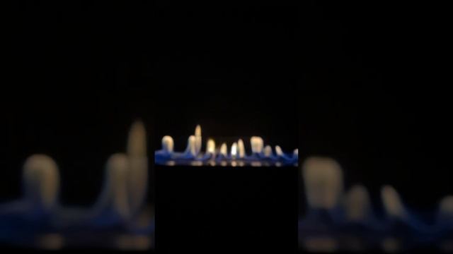 Биокамин, на огонь можно смотреть бесконечно! Успокаивает!