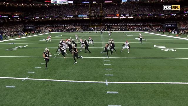 Taysom Hill shows off his arm on 18-yard pass to Kevin Austin Jr.