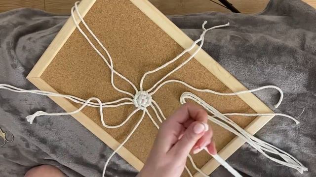 Репсовые узлы по кругу, самая простая подставка под горячее из макраме. MacrameStudio