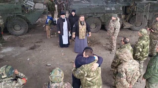 Вот так с Божьим благословением, теплыми объятиями и напутственными словами от святых отцов русские