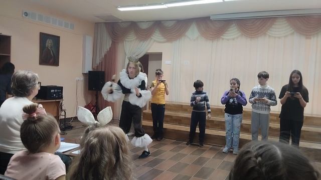 7.01.2023 Репетиция сказки: сцена с сорокой