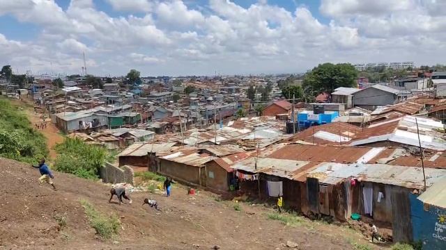 Nairobi Kibera Трущобы Кибера Кения كينيا Африка 2024 ноябрь