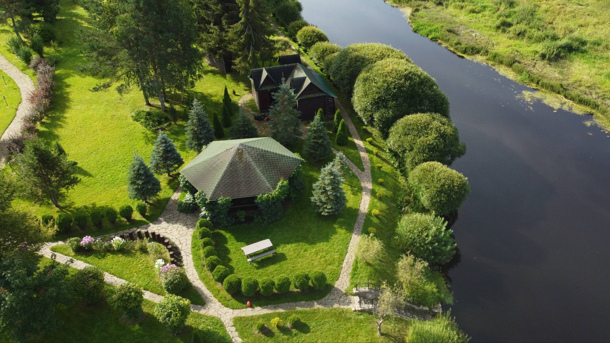 Беседка №1 на Резиденции Комела