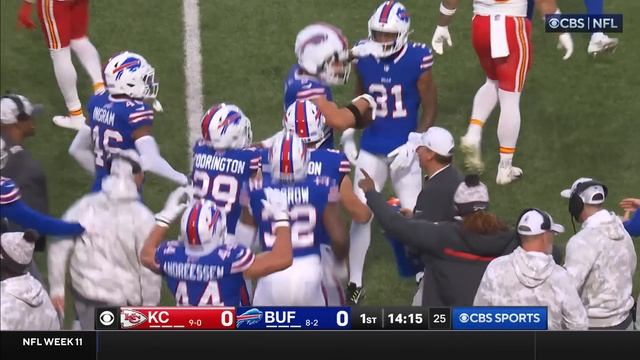 Patrick Mahomes' first pass vs. Bills goes into Rapp's hands for interception