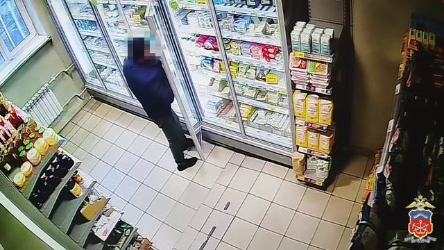 В Кандалакше полицейские задержали мужчину, подозреваемого в хищении из продуктового магазина