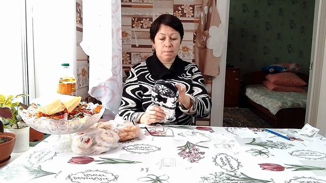 Распаковка из магазина / засыпал снег / разговор между делом /