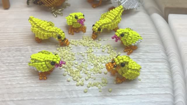 Утята и цыплята из бисера