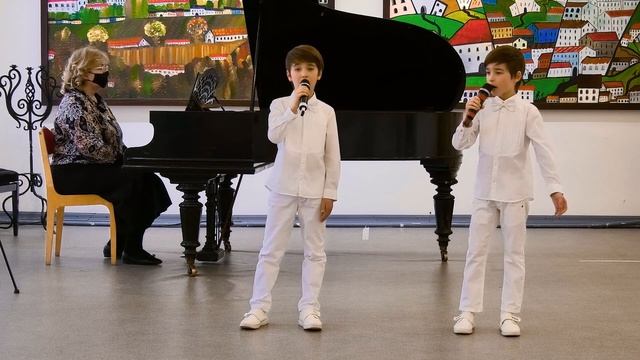 Дуэт Ивашковы Саша и Гоша 7 лет 1)»Как хорошо, когда Господь с тобой» 2) «Наша Родина сильна»