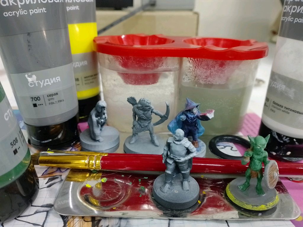 покраска миниатюрных фигурок
