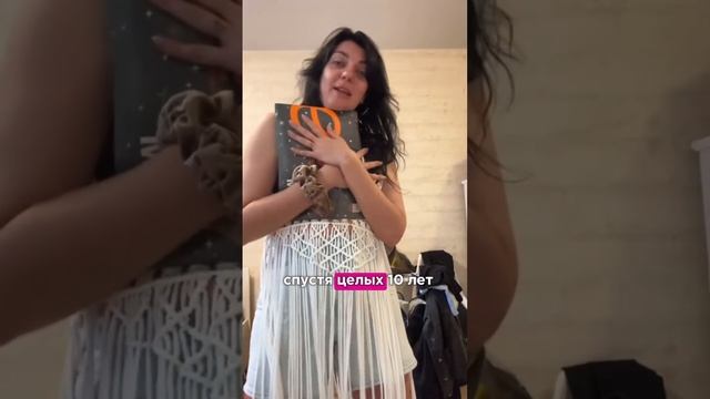 Пиши в комментариях кодовое слово «ТОТАЛ» и я вышлю тебе 3 полноценных видео урока, колорист! 🎁