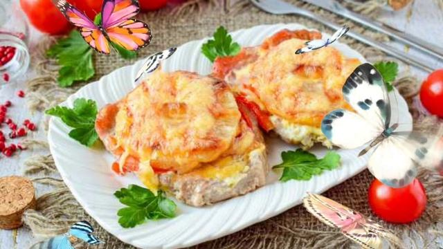 Мясо #По-Французски" с сырной корочкой, в кулинарной лавке. 
#кулинариярядом