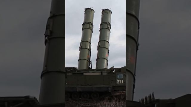зенитчики готовятся к работе