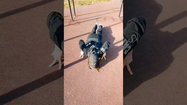 ПОВТОРИЛА ОЧЕНЬ СЛОЖНЫЙ ЭЛЕМЕНТ БРЮСА ЛИ