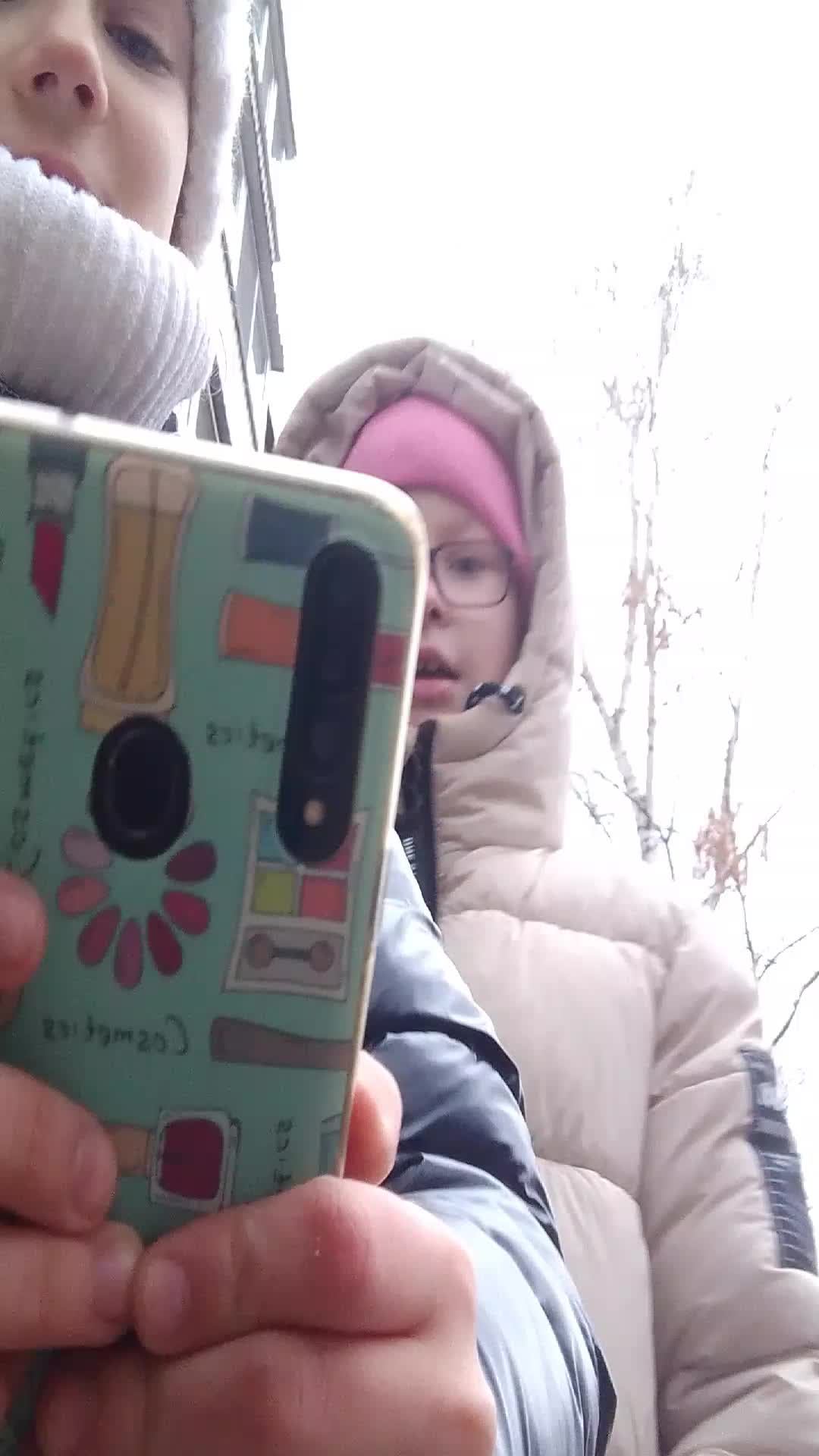всем привет это я с своей подругой