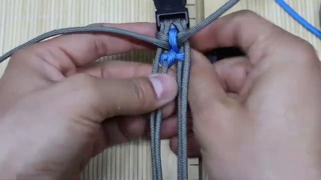 How To Make Paracord Bracelet RAID(360P)