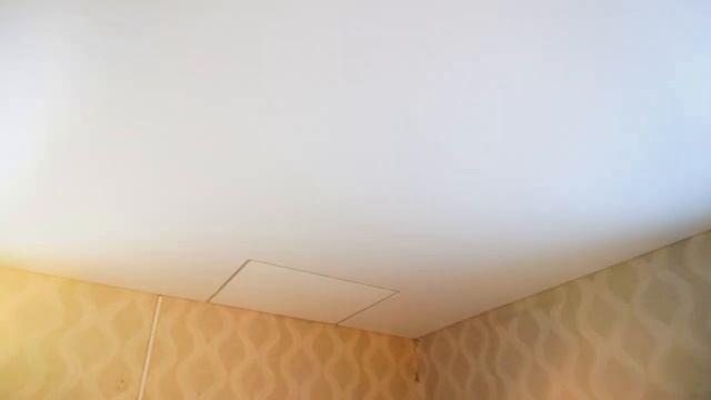 Подарок бедным пенсионерам ребята приехали и сделали новые потолки ИМ В ДОМ А ТО ПЕНСИИ НЕ ХВАТАЕТ
