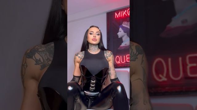 Come to your Queen 👑#MikaKatana #fashion #style #outfit #Girl #Fyp #Sexy #latex #leather