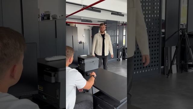 За четкими авто к WeOne