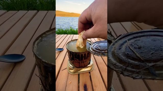 залетает) #nature #campingcooking #тушенка #тушёнка #консервы #готовканаприроде #готовка #вкусно