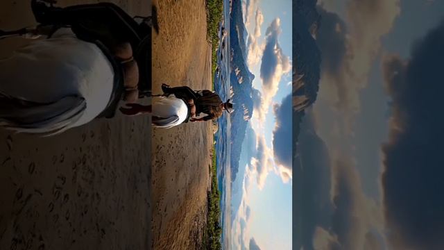 Душа моя в полёте.
Хотя её туда Вы, Не зовёте...