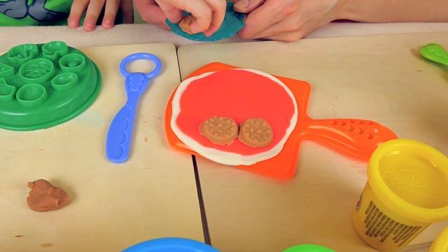 Весёлай кухня с Даником   делаем пиццу из Плей До  Play Doh Pizza Party