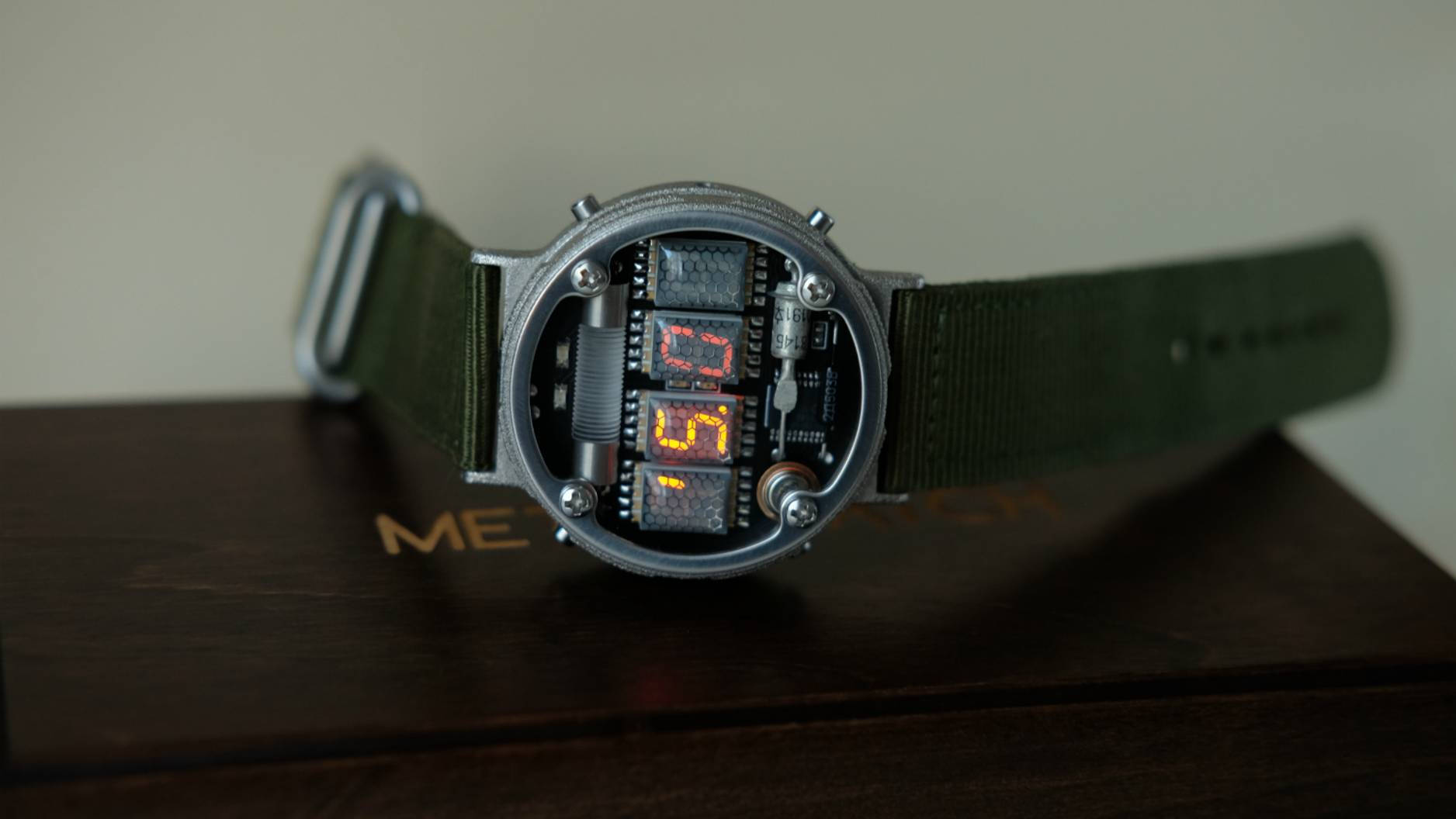 Наручные часы Metrowatch