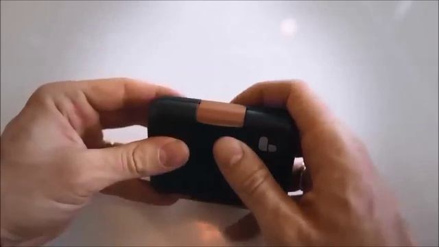 Алюминиевый защитный чехол для карт памяти.