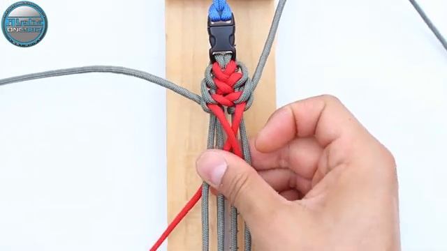 How To Make Paracord Bracelet Ahura Mazda Bar DIY Paracord Tutorial Easy(360P)