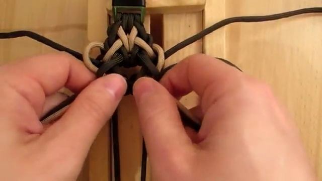 Браслет из паракорда Assassin_s Creed(360P)