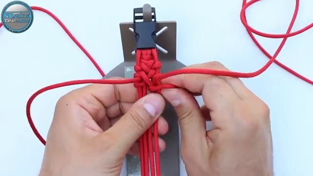 DIY Paracord Bracelet Victoria knot modified by Cetus World of Paracord How to make paracord bracele