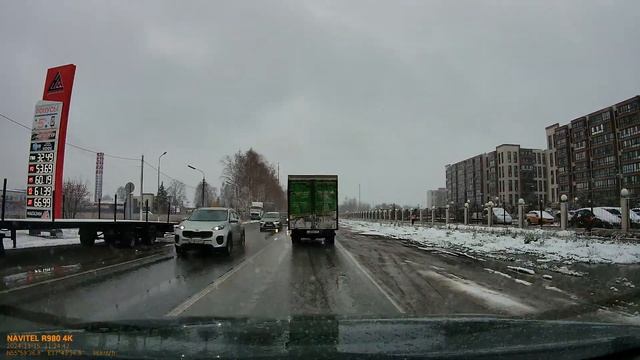 NAVITEL DVR R980 4K - День, снег с дождем, встречные номера скорость 25-45 кмч @NavitelNavigator