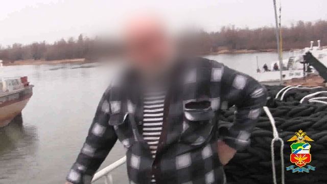 В Омске транспортные полицейские задержали группу лиц подозреваемых в хищении судового топлива