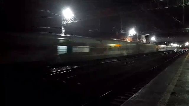 ЭП2К с поездом Санкт Петербург Москва