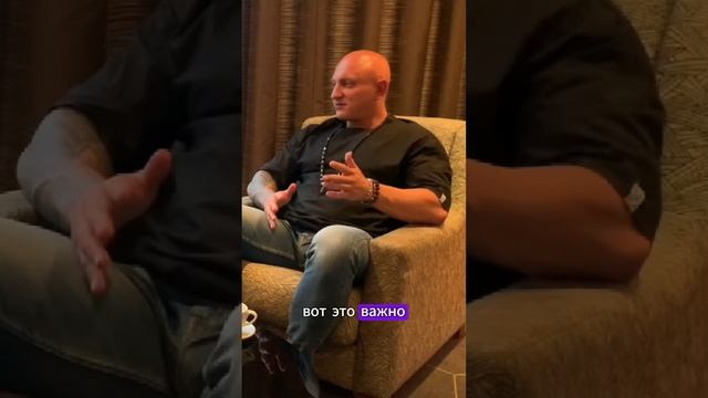Люблю в девушках больше всего