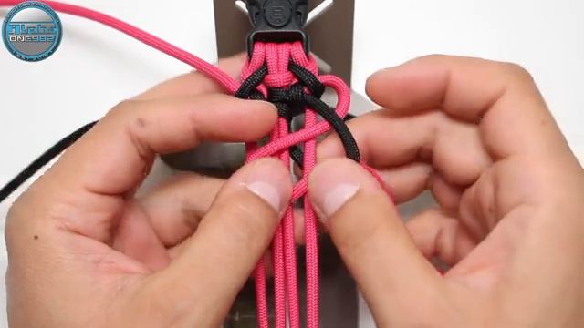 How to Make Paracord Bracelet Wide Icelandic Dream Bar World of Paracord Tutorial_s DIY(360P)